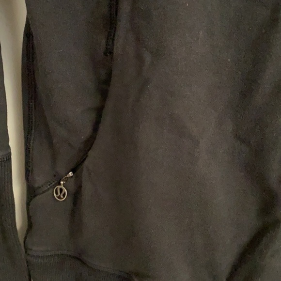 LULULEMON Women's Size 4 Mock neck sweater Black Pullover lulu active wear - Picture 5 of 5